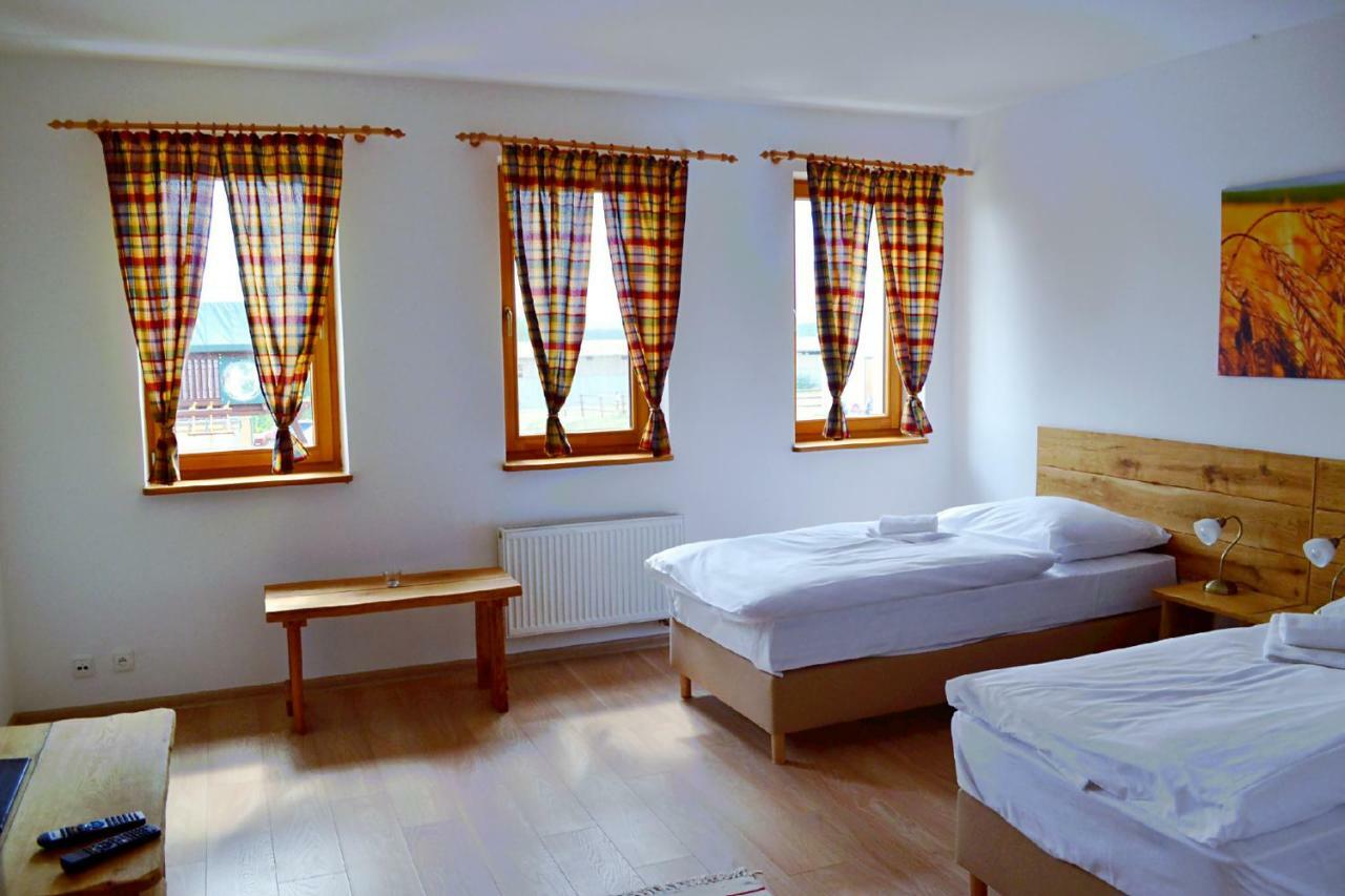 Bio Farma & Penzion Zlaty Hyl Novacany Экстерьер фото